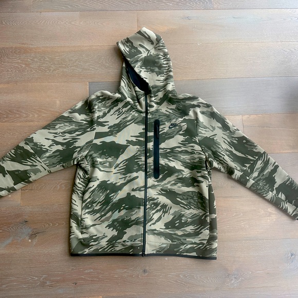 NIKE Tech Fleece Jacket Hoodie 2XL Mens Camo Green Black Full Zip